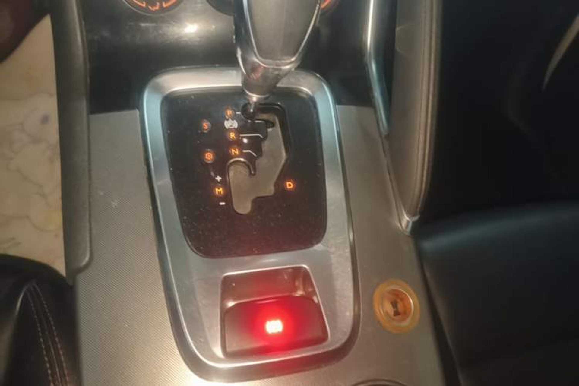 Used Peugeot 3008 2016 2.0L Automatic Classic Edition Gear Lever