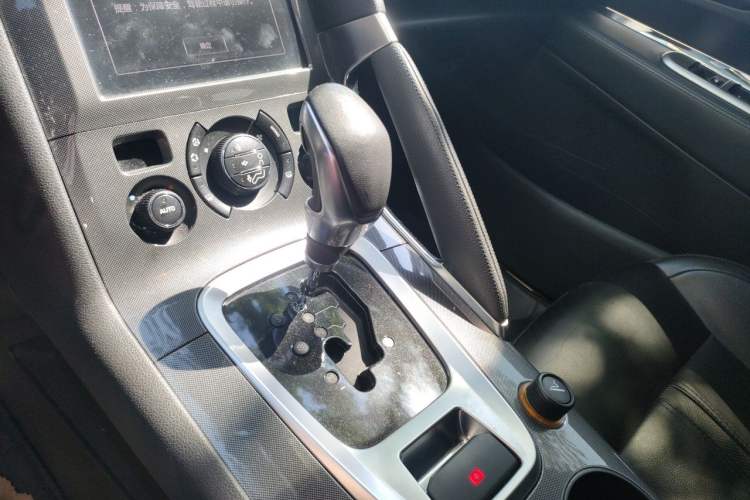 Used Peugeot 3008 2016 1.6THP Automatic Prestige Edition Gear Lever