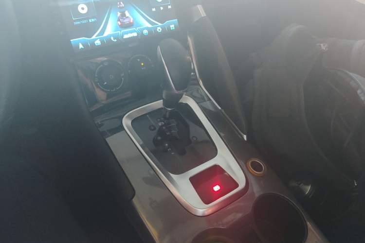 Used Peugeot 3008 2016 1.6THP Automatic Standard Edition Gear Lever