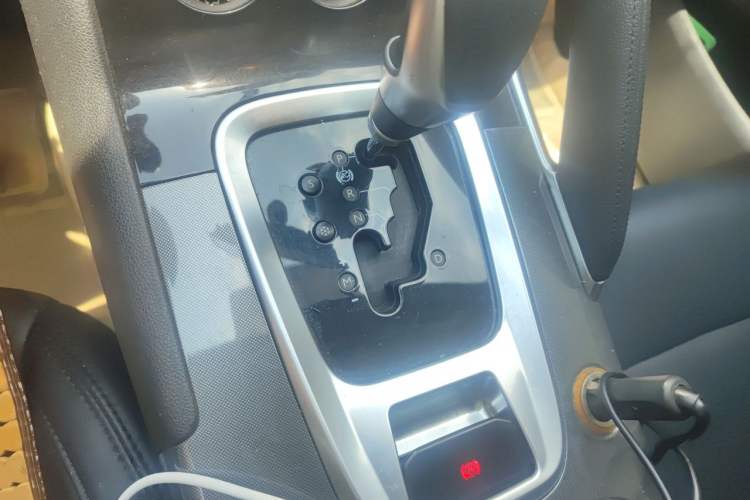 Used Peugeot 3008 2016 2.0L Automatic Classic Edition Gear Lever