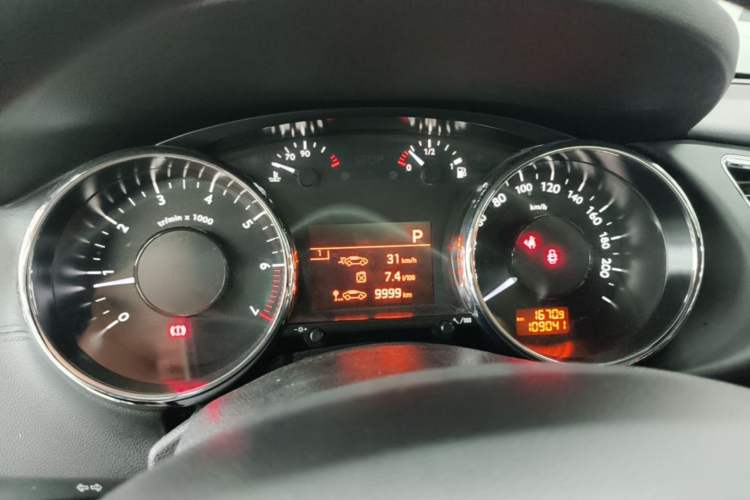Used Peugeot 3008 2016 1.6THP Automatic Classic Edition Instrument Cluster