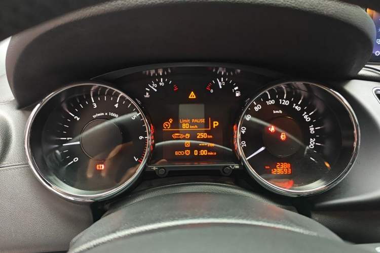 Used Peugeot 3008 2016 1.6THP Automatic Trend Edition Instrument Cluster
