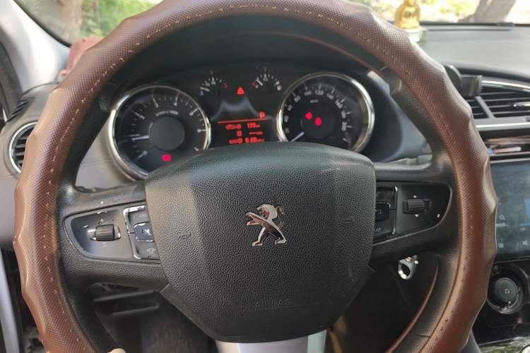 Used Peugeot 3008 2016 1.6THP Automatic Classic Edition Instrument Cluster