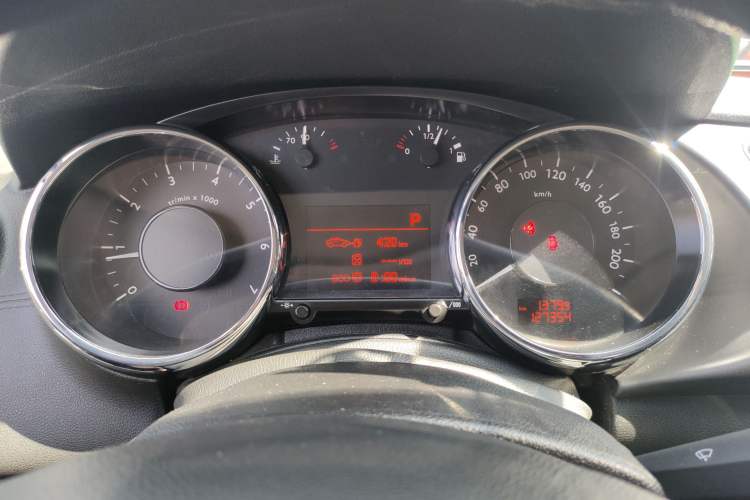 Used Peugeot 3008 2016 1.6THP Automatic Classic Edition Instrument Cluster