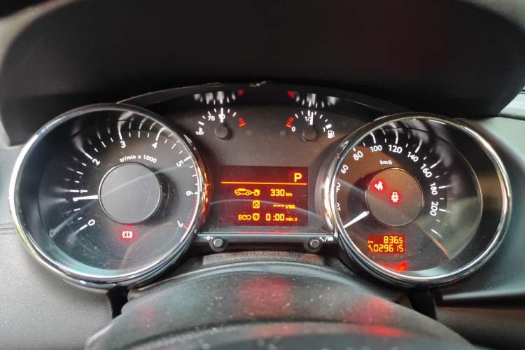 Used Peugeot 3008 2016 1.6THP Automatic Classic Edition Instrument Cluster