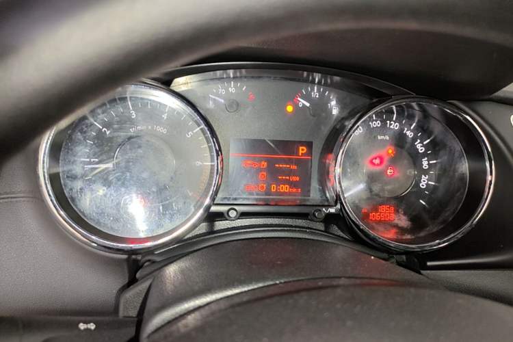 Used Peugeot 3008 2016 1.6THP Automatic Classic Edition Instrument Cluster