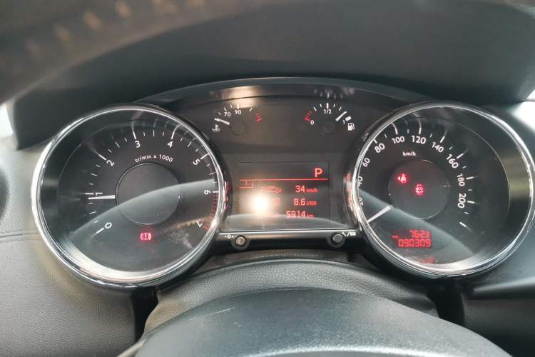 Used Peugeot 3008 2016 1.6THP Automatic Trend Edition Instrument Cluster