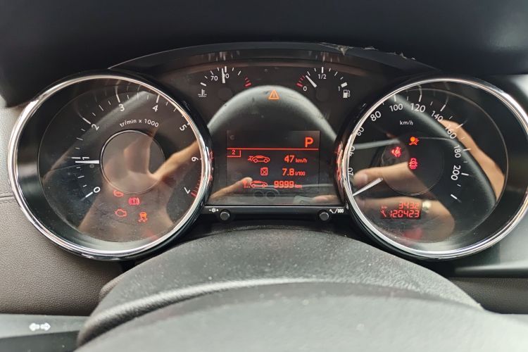 Used Peugeot 3008 2016 1.6THP Automatic Classic Edition Instrument Cluster