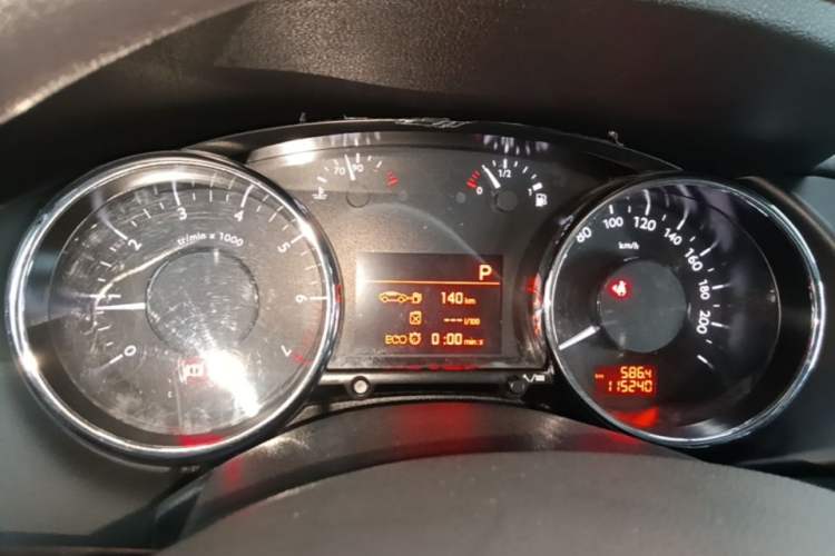 Used Peugeot 3008 2016 1.6THP Automatic Classic Edition Instrument Cluster