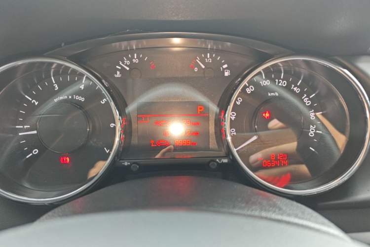 Used Peugeot 3008 2016 1.6THP Automatic Classic Edition Instrument Cluster