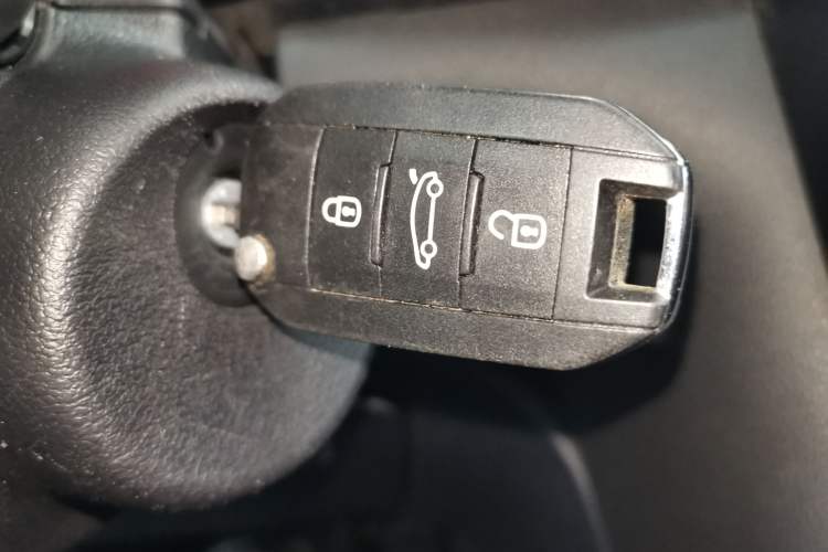 Used Peugeot 3008 2016 1.6THP Automatic Classic Edition Interior 1