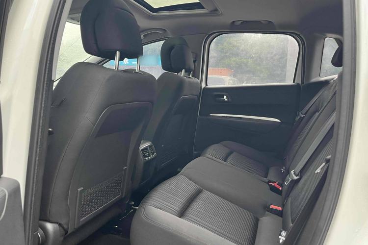 Used Peugeot 3008 2016 2.0L Automatic Standard Edition Interior 2