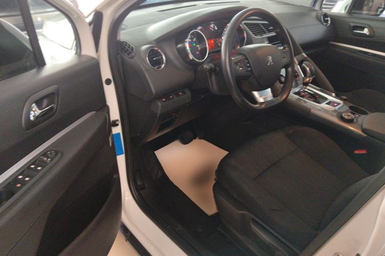 Used Peugeot 3008 2016 1.6THP Automatic Classic Edition Interior 3