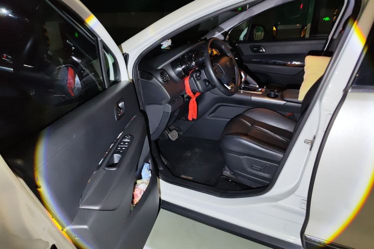 Used Peugeot 3008 2016 2.0L Automatic Trend Edition Interior 3
