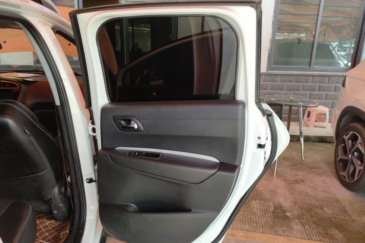 Used Peugeot 3008 2016 1.6THP Automatic Classic Edition Interior 3