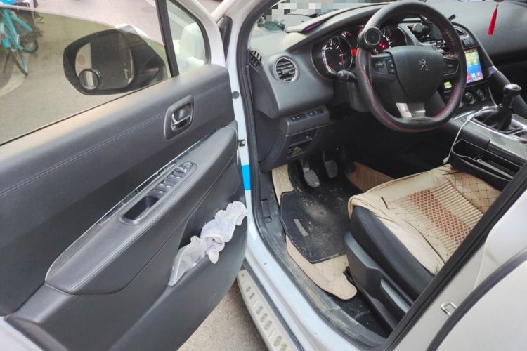 Used Peugeot 3008 2016 2.0L Manual Classic Edition Interior 3
