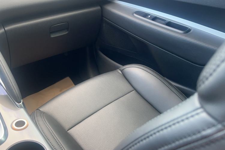 Used Peugeot 3008 2016 2.0L Automatic Classic Edition Interior 3