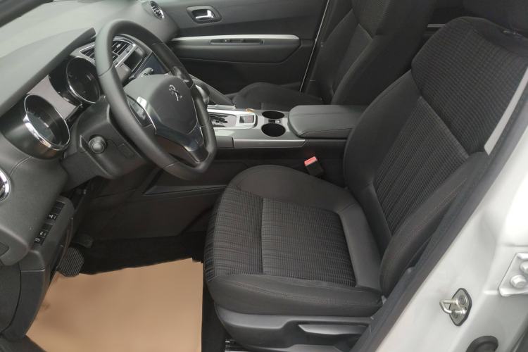 Used Peugeot 3008 2016 2.0L Automatic Standard Edition Interior 3