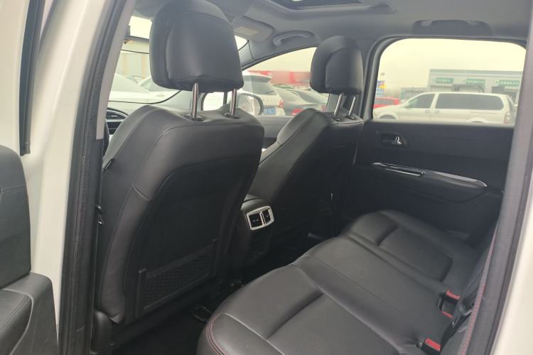 Used Peugeot 3008 2016 2.0L Manual Classic Edition Interior 4