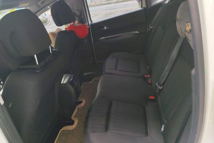 Used Peugeot 3008 2016 1.6THP Automatic Classic Edition Interior 4