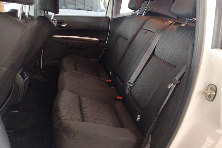 Used Peugeot 3008 2016 1.6THP Automatic Classic Edition Interior 4