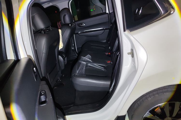 Used Peugeot 3008 2016 2.0L Automatic Trend Edition Interior 4