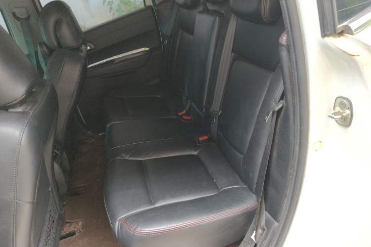 Used Peugeot 3008 2016 2.0L Automatic Classic Edition Interior 4