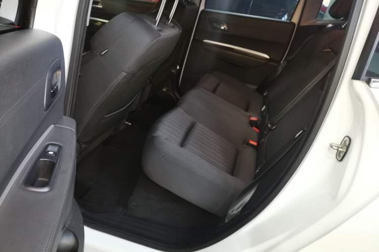 Used Peugeot 3008 2016 2.0L Automatic Classic Edition Interior 4