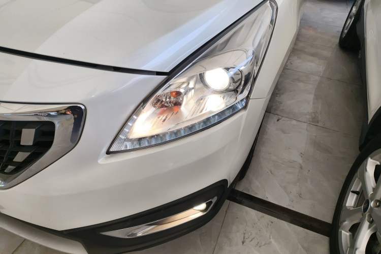 Used Peugeot 3008 2016 2.0L Automatic Classic Edition Left Front Headlight