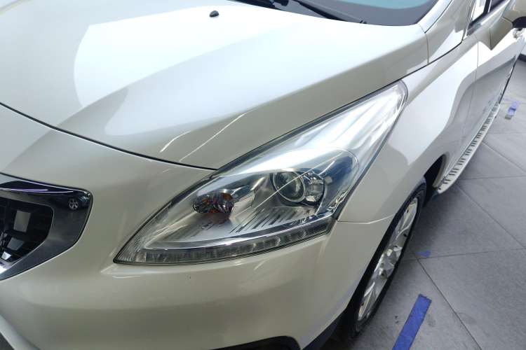 Used Peugeot 3008 2016 2.0L Automatic Classic Edition Left Front Headlight