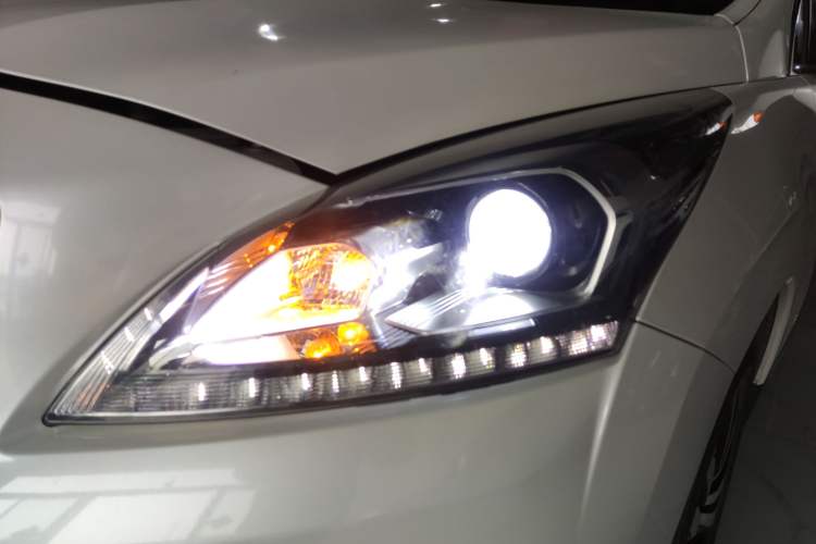 Used Peugeot 3008 2016 1.6THP Automatic Trend Edition Left Front Headlight