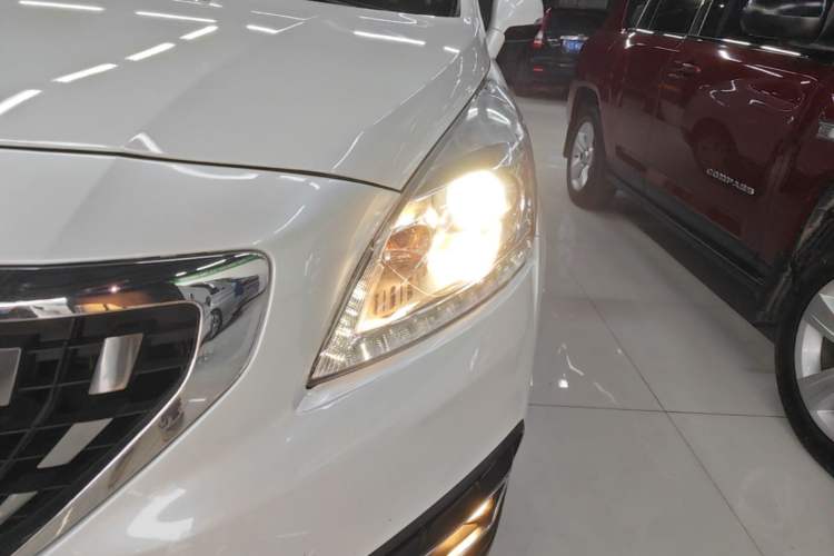 Used Peugeot 3008 2016 1.6THP Automatic Classic Edition Left Front Headlight