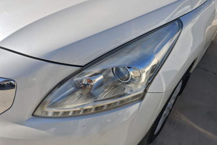 Used Peugeot 3008 2016 2.0L Automatic Standard Edition Left Front Headlight
