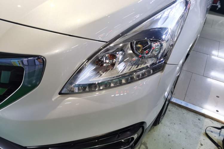 Used Peugeot 3008 2016 2.0L Automatic Classic Edition Left Front Headlight