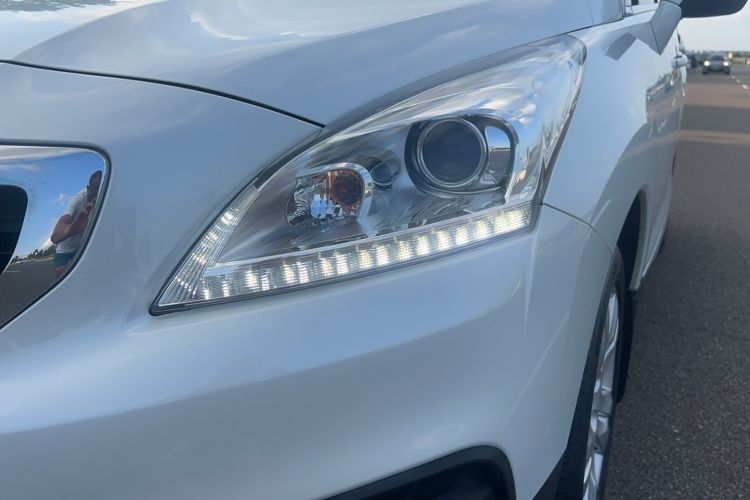 Used Peugeot 3008 2016 2.0L Automatic Classic Edition Left Front Headlight