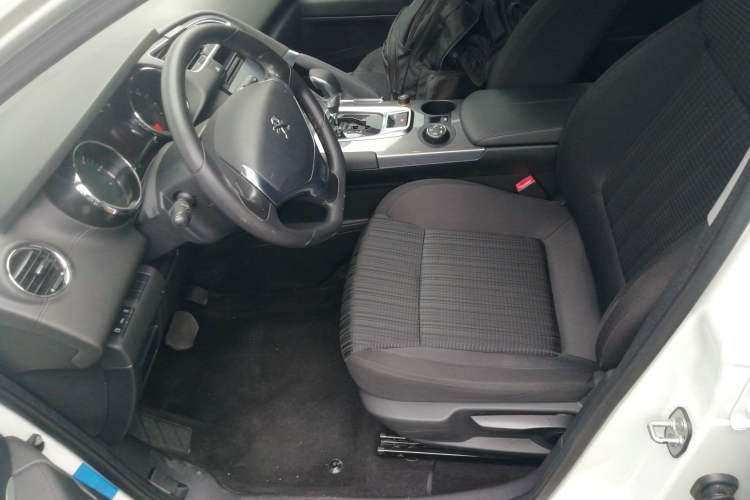 Used Peugeot 3008 2016 1.6THP Automatic Standard Edition Left Front Seat