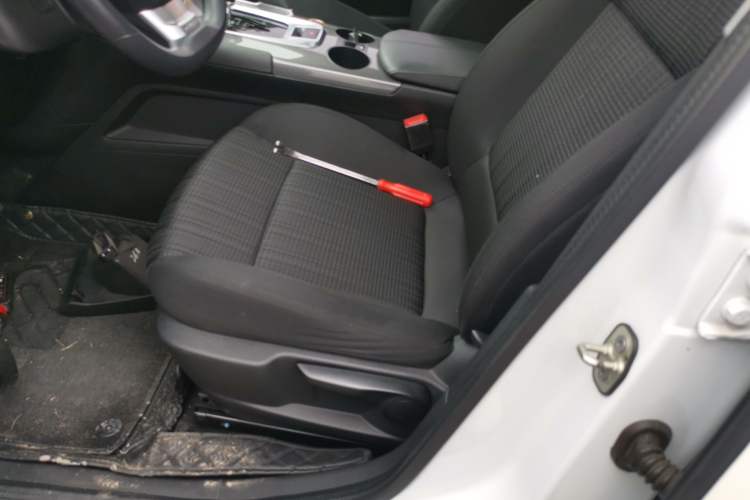 Used Peugeot 3008 2016 2.0L Automatic Classic Edition Left Front Seat