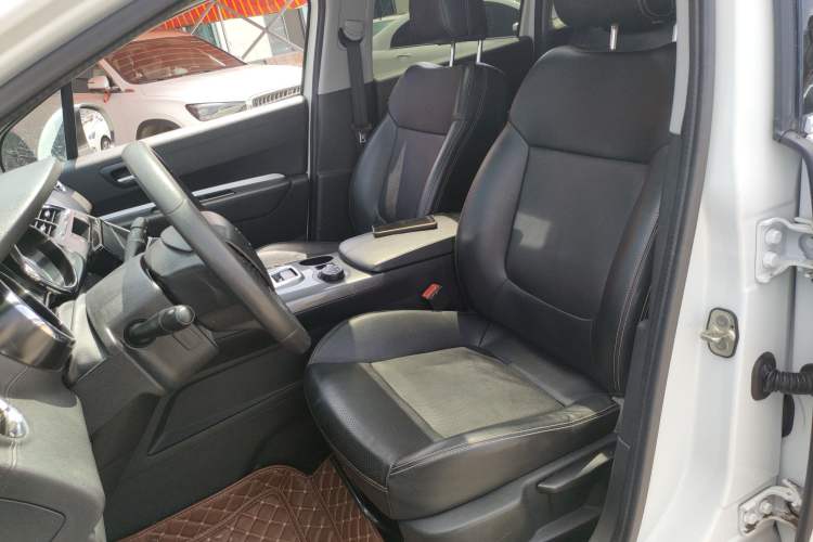 Used Peugeot 3008 2016 1.6THP Automatic Classic Edition Left Front Seat