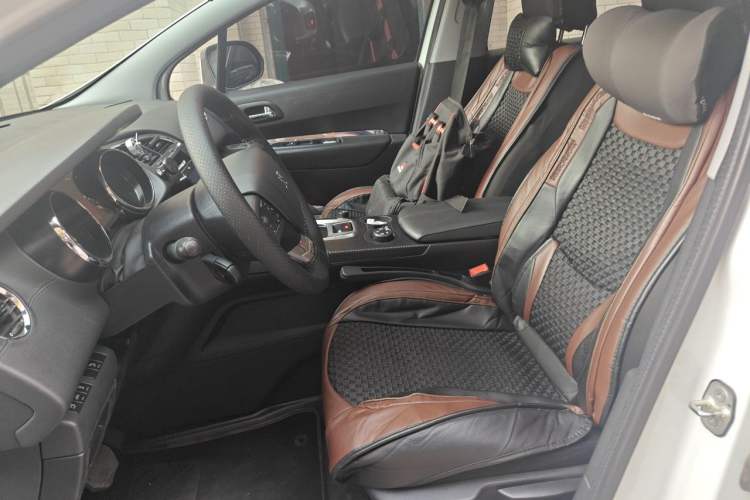 Used Peugeot 3008 2016 1.6THP Automatic Classic Edition Left Front Seat