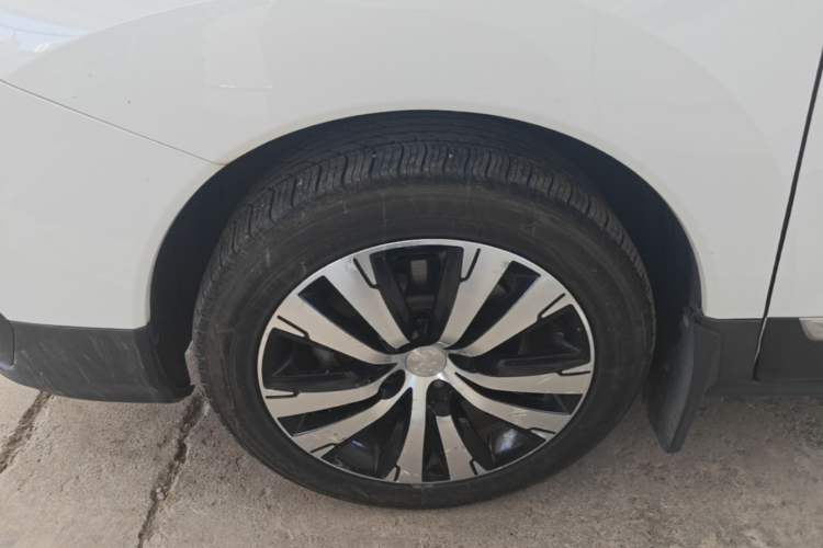Used Peugeot 3008 2016 1.6THP Automatic Trend Edition Left Front Wheel Hub