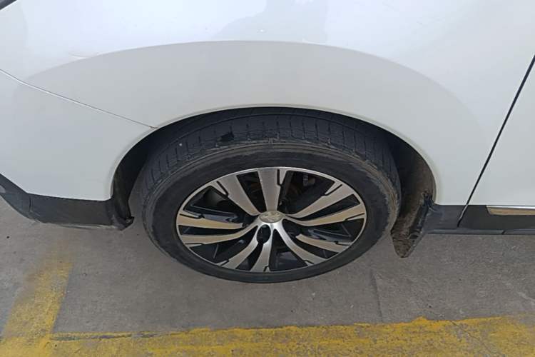 Used Peugeot 3008 2016 2.0L Automatic Trend Edition Left Front Wheel Hub