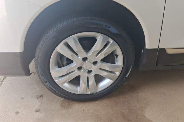 Used Peugeot 3008 2016 2.0L Manual Classic Edition Left Front Wheel Hub