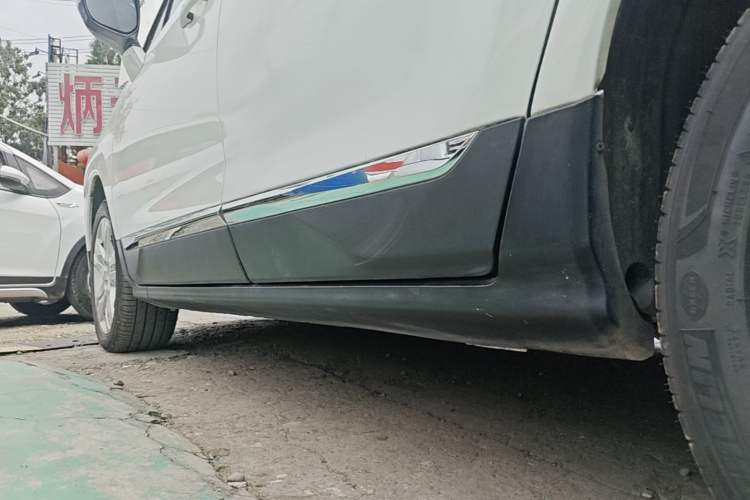 Used Peugeot 3008 2016 2.0L Automatic Classic Edition Left Side Sill