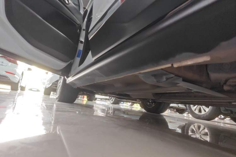 Used Peugeot 3008 2016 1.6THP Automatic Classic Edition Left Side Sill