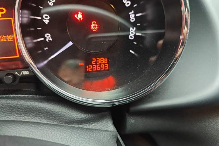 Used Peugeot 3008 2016 1.6THP Automatic Trend Edition Odometer Close Up