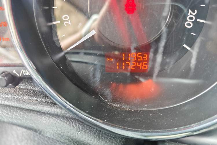 Used Peugeot 3008 2016 1.6THP Automatic Classic Edition Odometer Close Up