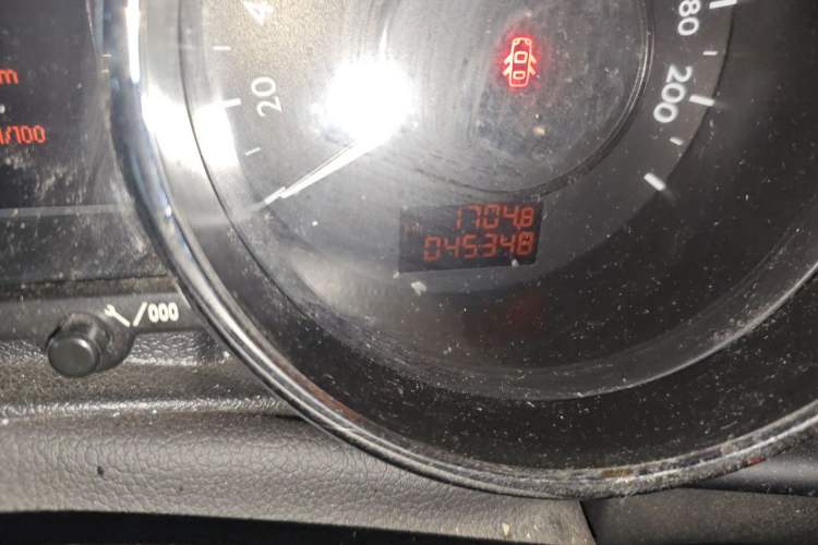 Used Peugeot 3008 2016 2.0L Automatic Classic Edition Odometer Close Up