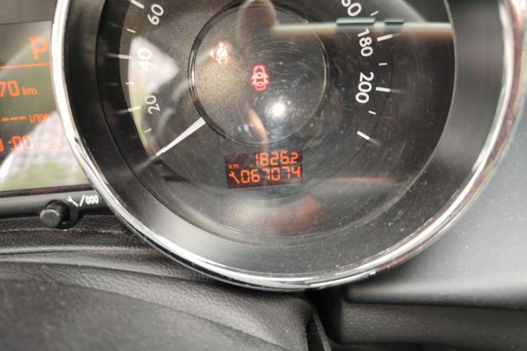 Used Peugeot 3008 2016 1.6THP Automatic Prestige Edition Odometer Close Up
