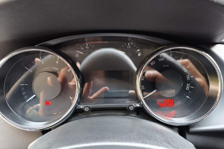 Used Peugeot 3008 2016 1.6THP Automatic Classic Edition Odometer Close Up