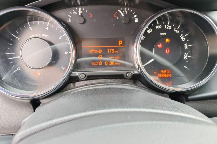 Used Peugeot 3008 2016 1.6THP Automatic Standard Edition Odometer Close Up